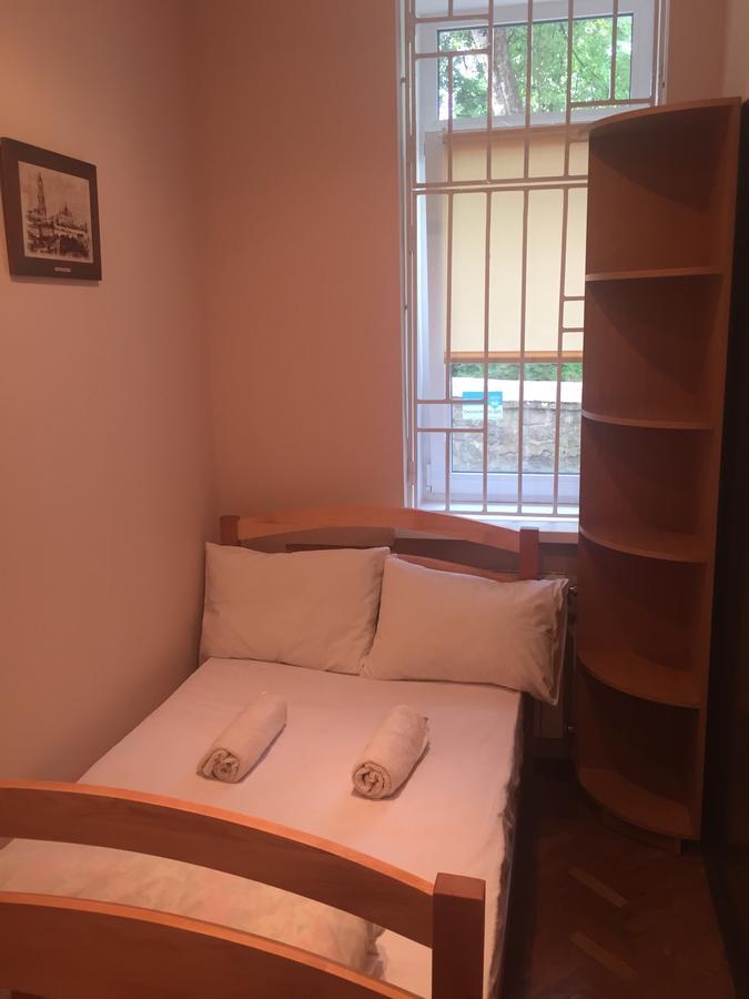 Globus Hostel Kiev Ngoại thất bức ảnh