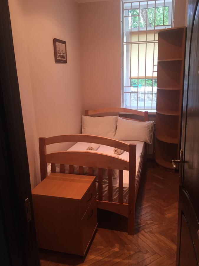 Globus Hostel Kiev Ngoại thất bức ảnh
